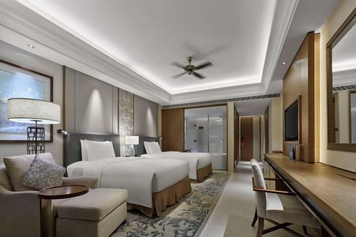 1 bedroom, minibar, in-room safe, desk