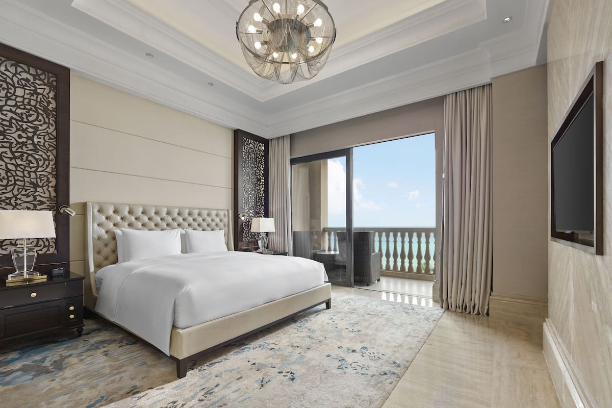 Deluxe Sea View Suite
