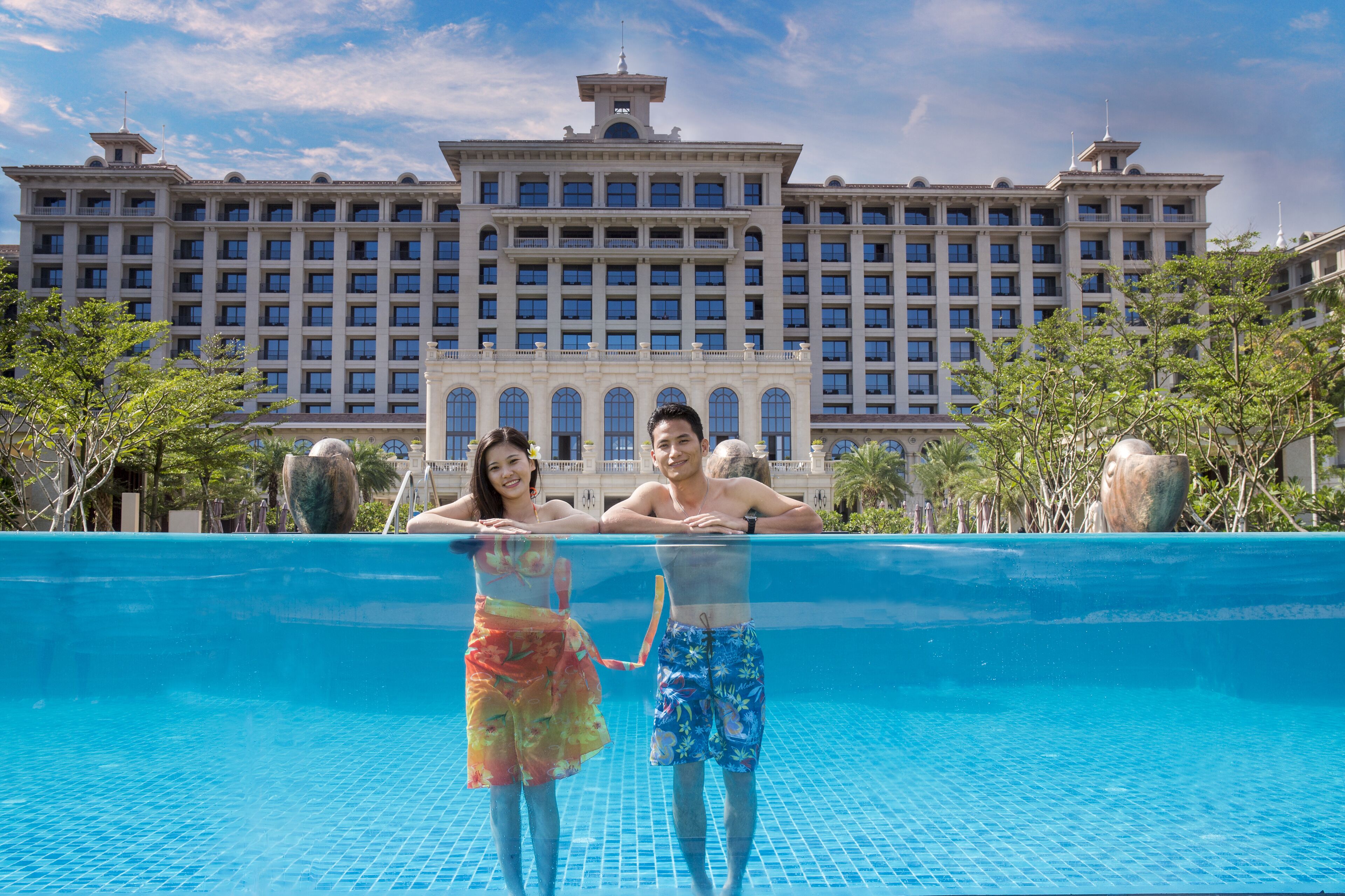 3 outdoor pools, open 7:00 AM to 10:00 PM, pool umbrellas, sun loungers