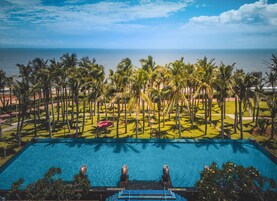 3 outdoor pools, open 7:00 AM to 10:00 PM, pool umbrellas, sun loungers