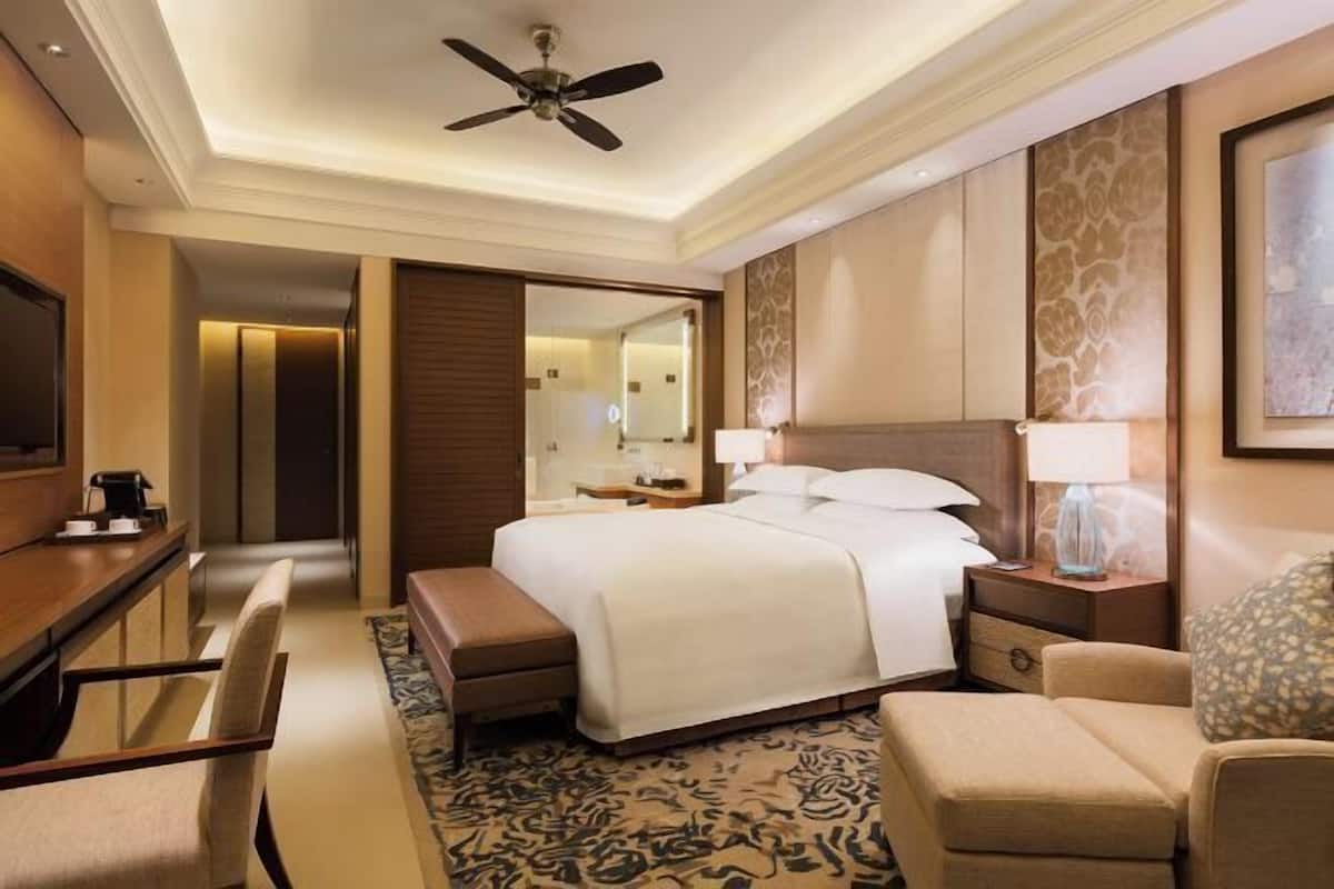 1 bedroom, minibar, in-room safe, desk