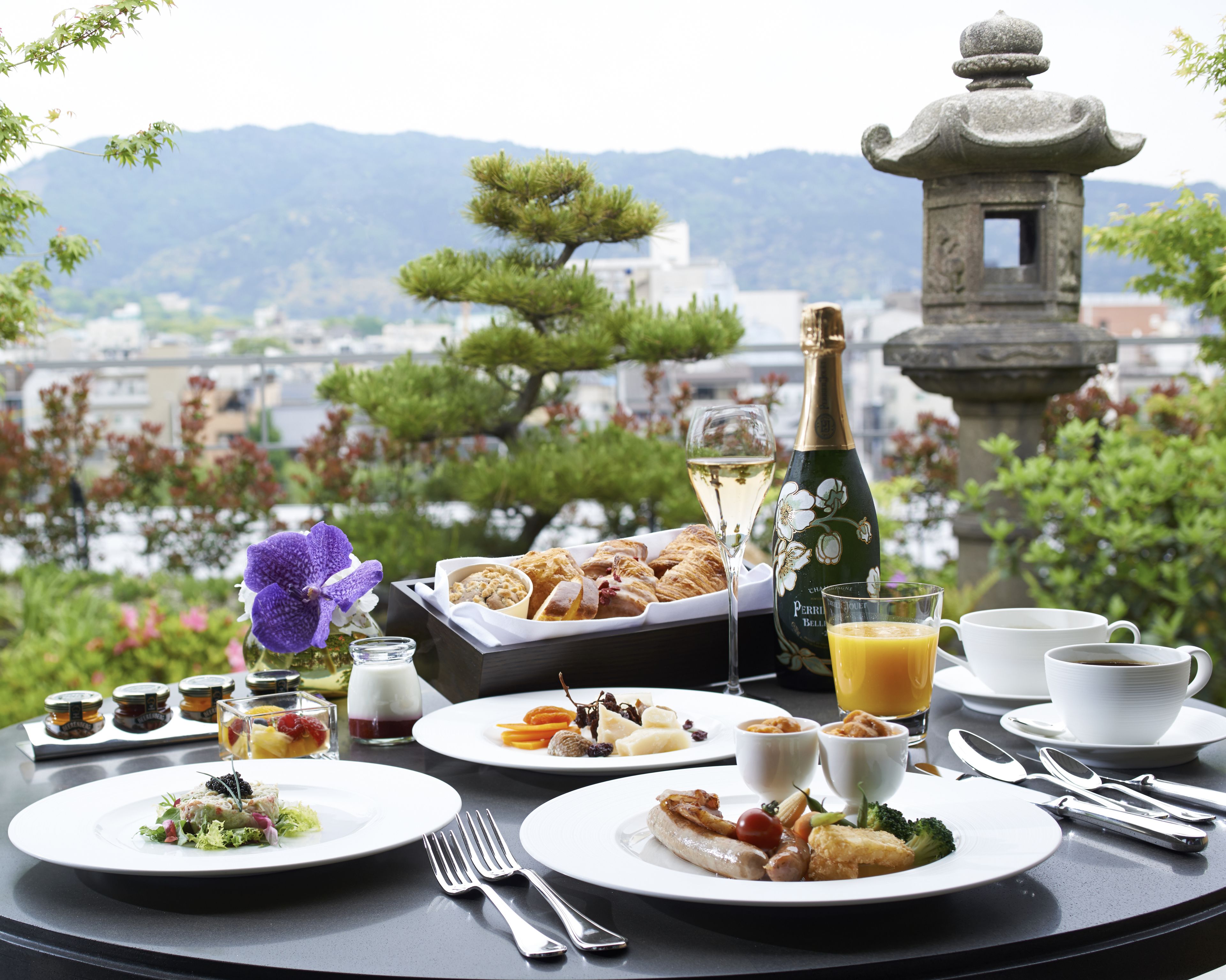 lunch and dinner served, japanese cuisine