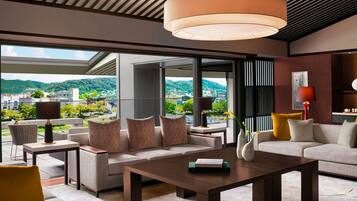 1 bedroom, Frette Italian sheets, premium bedding, minibar