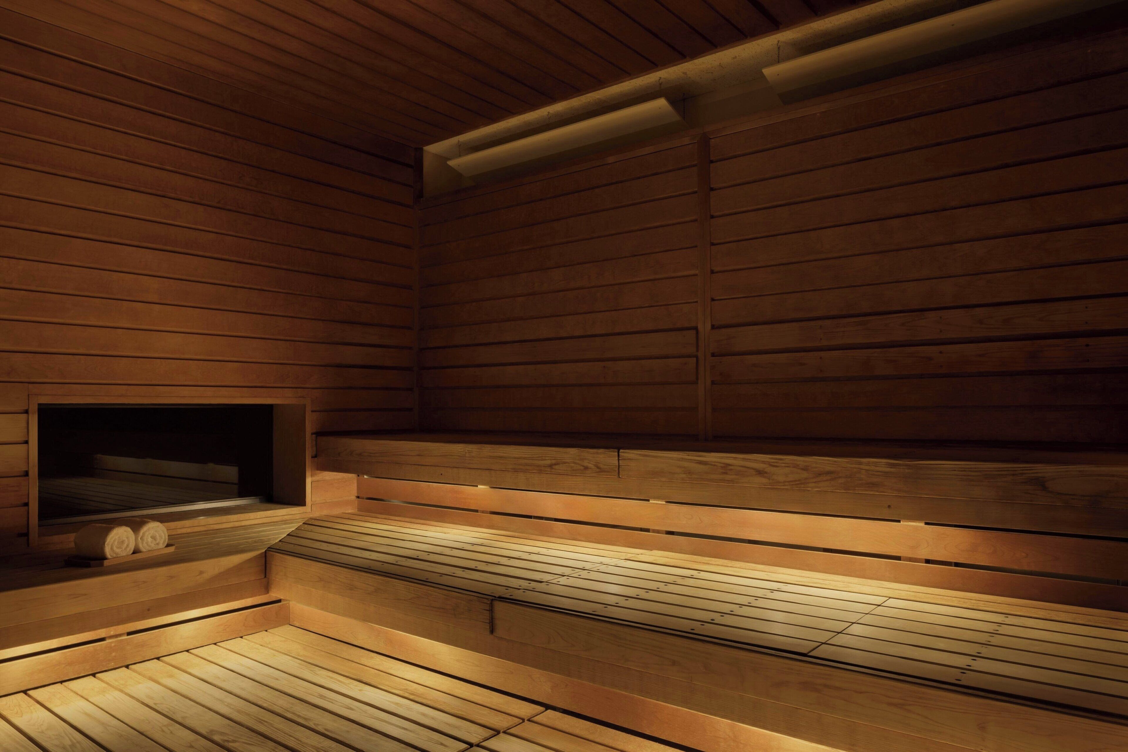Couples treatment rooms, body treatments, hydrotherapy, aromatherapy