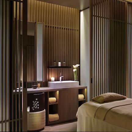 Couples treatment rooms, sauna, steam room, body treatments