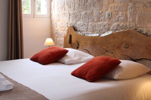 Classic Quadruple Room, Ensuite (Vue rivière) - Hôtel des Grottes (Cabrerets)
