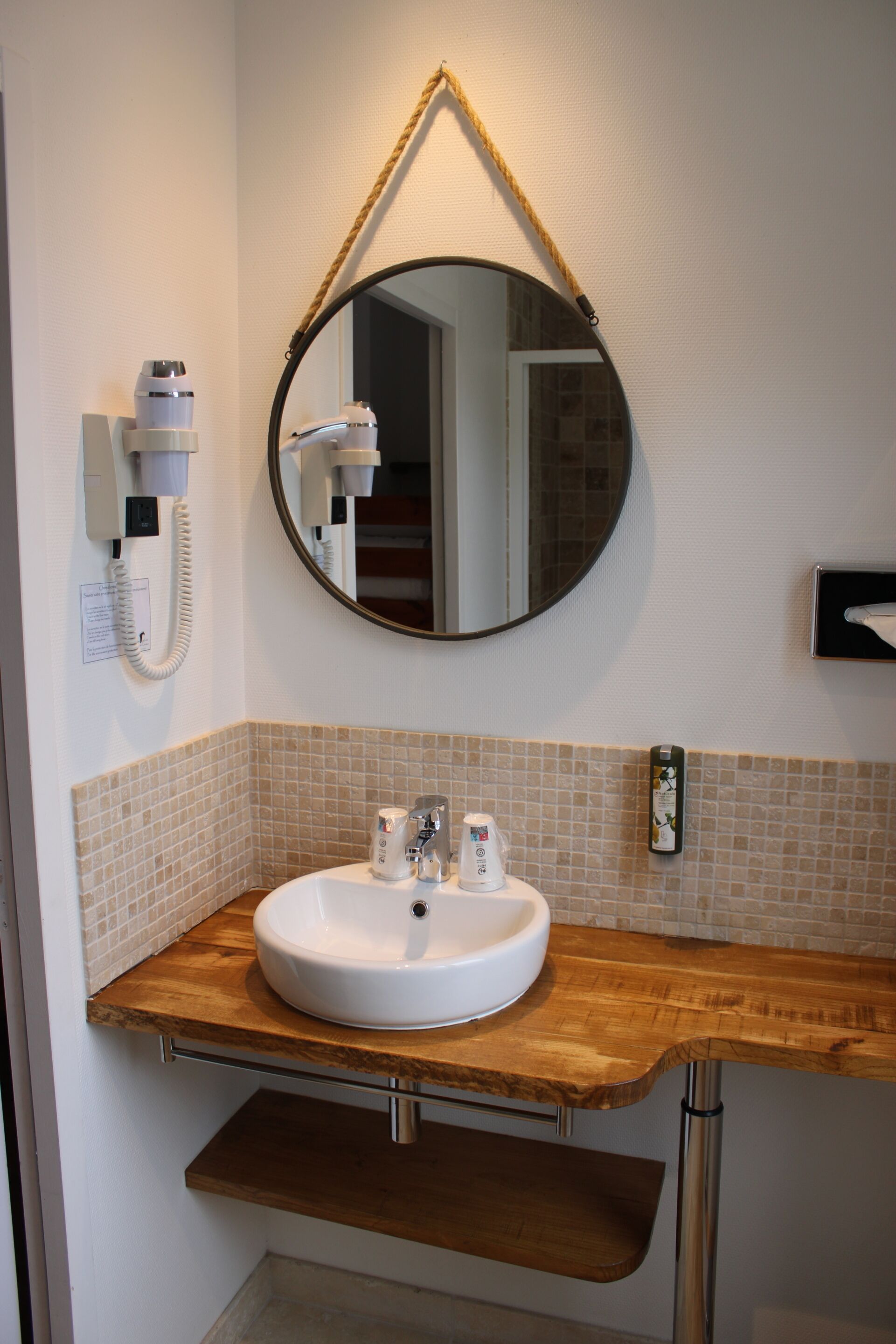 classic quadruple room, ensuite (vue rivière)