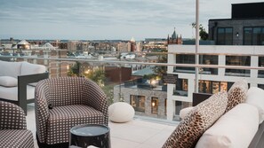 2 restaurants, dinner served - Hyatt House Washington DC / Downtown / Convention Center (Washington)