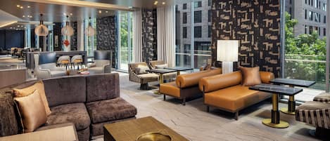 2 bares o lounges, bar en la azotea, lounge en el lobby