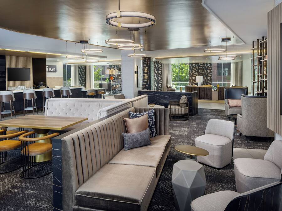 2 bars/lounges, rooftop bar, lobby lounge