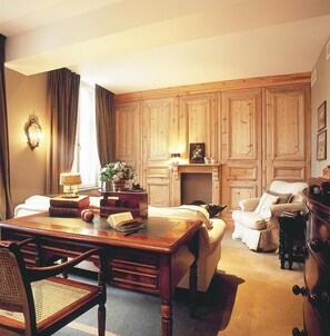 Flat-screen TV, DVD player - Guesthouse Maison le Dragon (Bruges)