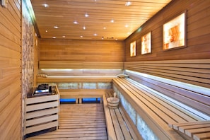 Couples treatment room(s), sauna, hot tub, steam room, body treatments