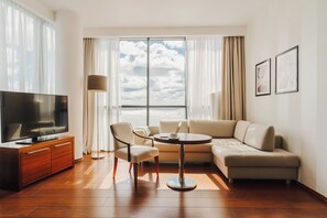 Ropa de cama de alta calidad, minibar, caja fuerte