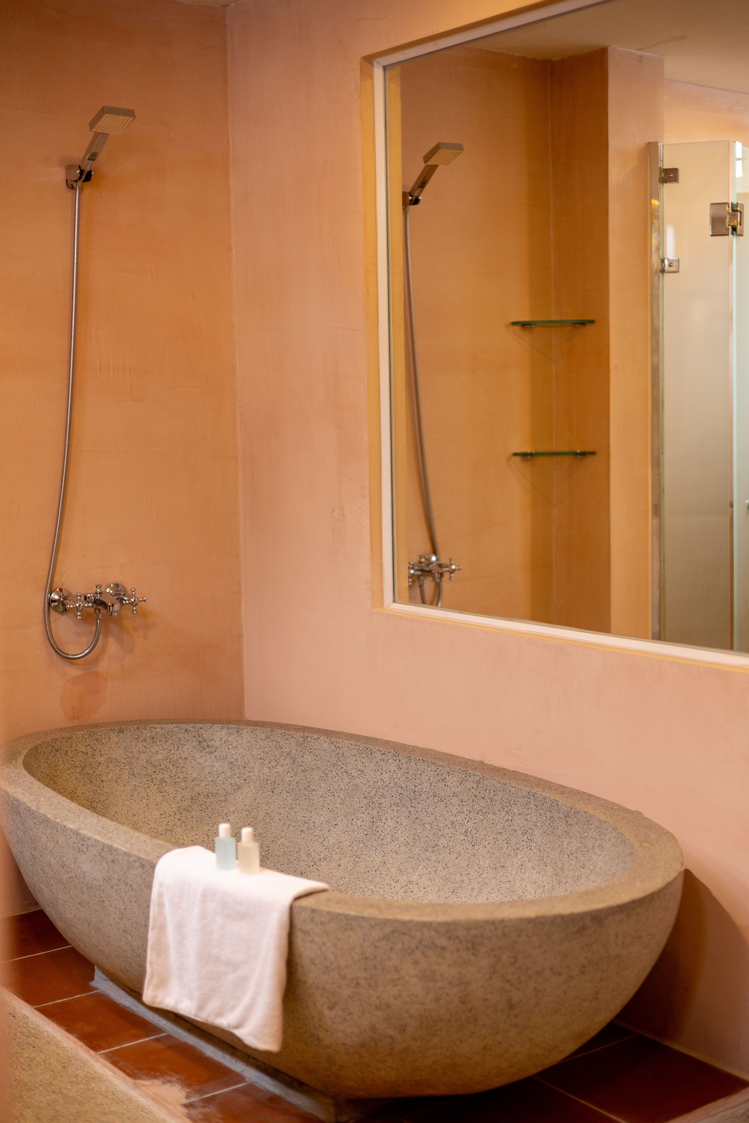 deluxe triple room, pool view (1 king bed & 1 single bed) | bathroom | separate bathtub and shower, deep-soaking bathtub, free toiletries