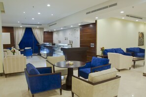 Lobby-lounge