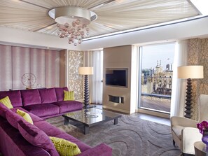 Two-Bedroom Penthouse River View | Living area | Flat-screen TV, iPod dock - Cheval Three Quays at The Tower of London (London)