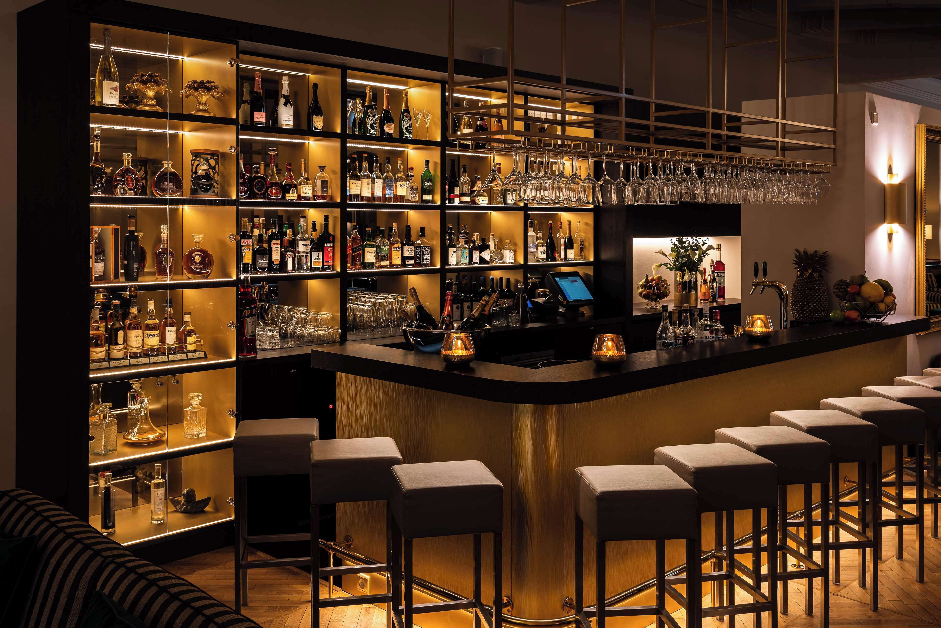 Bar (in der Unterkunft)