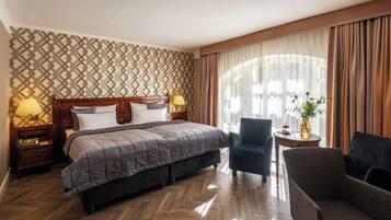 Literie hypoallergénique, minibar, coffres-forts dans les chambres