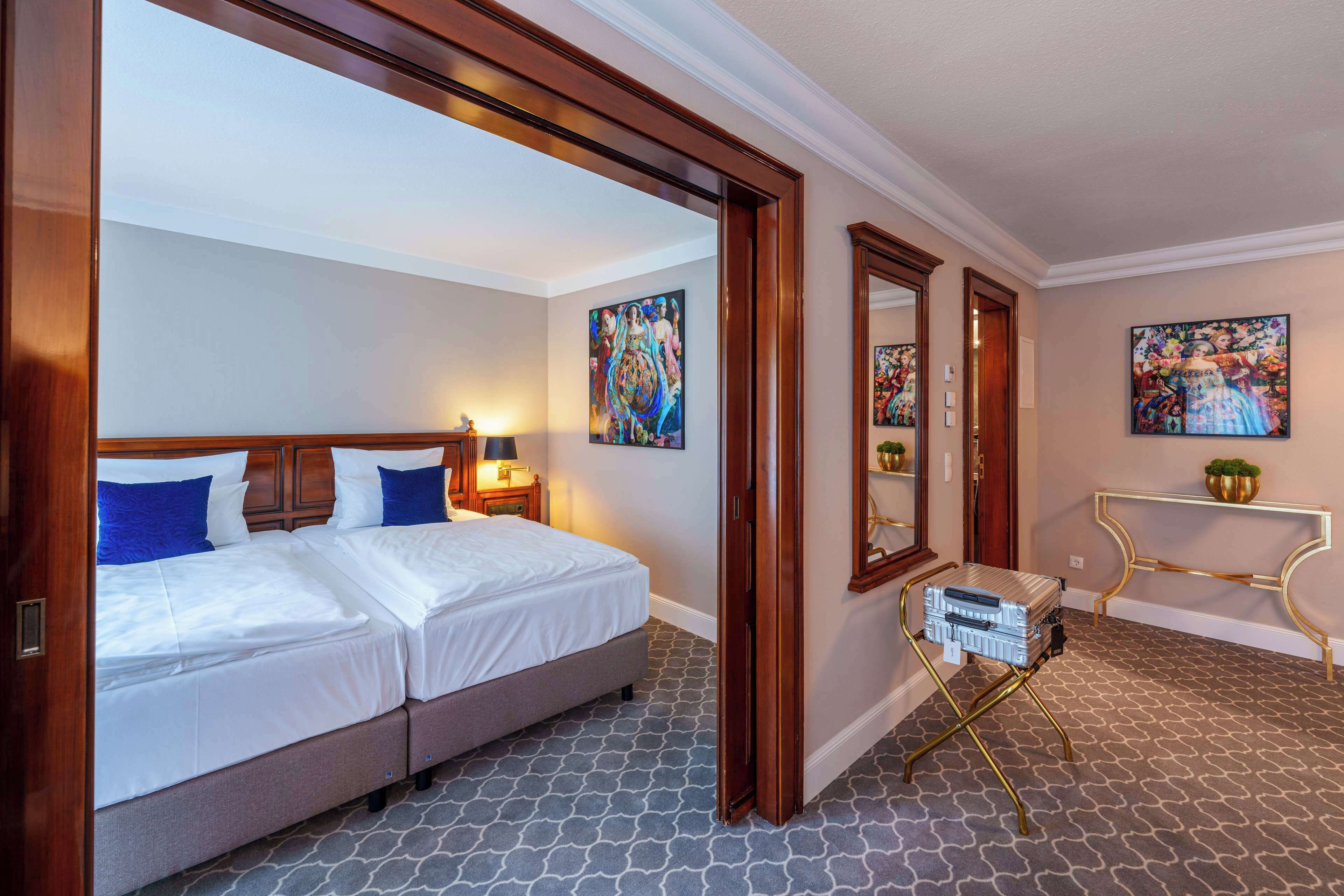 Superior-Zimmer, 1 Doppelbett (Converts to 2 Twin Beds;Shower Only) | Allergikerbettwaren, Minibar, Zimmersafe, Schreibtisch