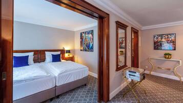 Superior-Zimmer, 1 Doppelbett (Converts to 2 Twin Beds;Shower Only) | Allergikerbettwaren, Minibar, Zimmersafe, Schreibtisch