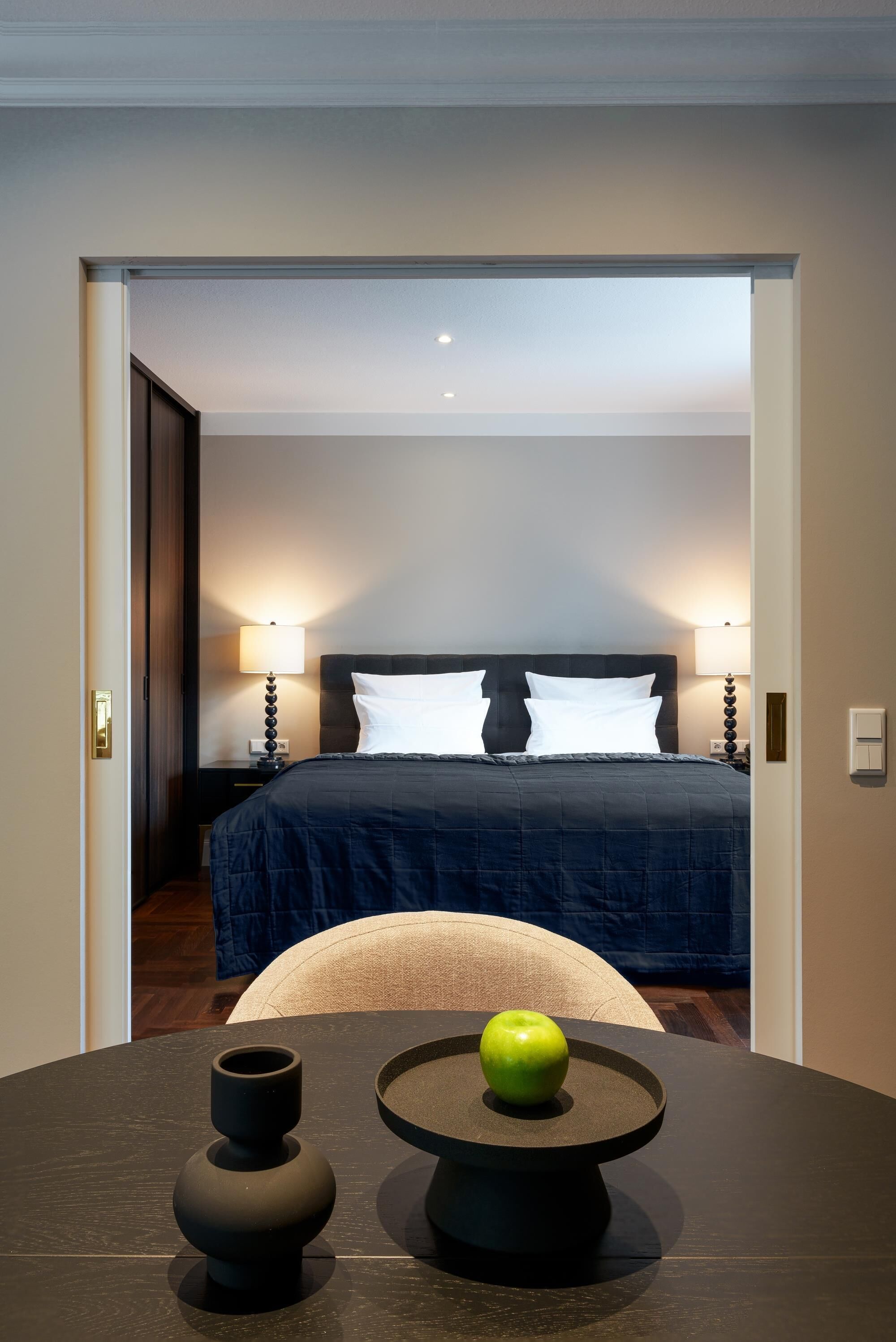 Standard Room, 1 King Bed (Dining Table;Penthouse) | Hypo-allergenic bedding available, minibar, in-room safe, desk