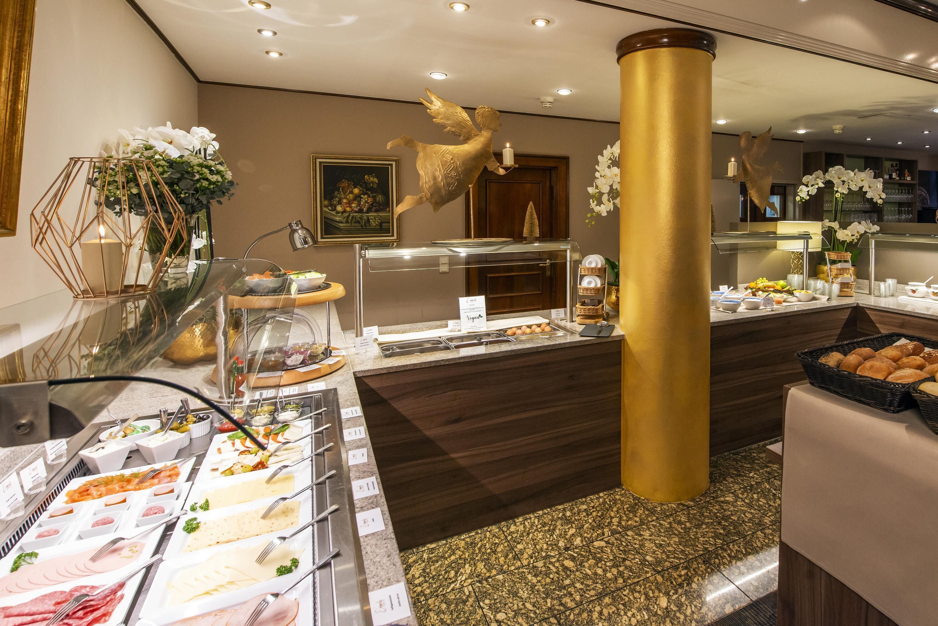 Colazione a buffet, servita tutte le mattine (21 EUR a persona) 