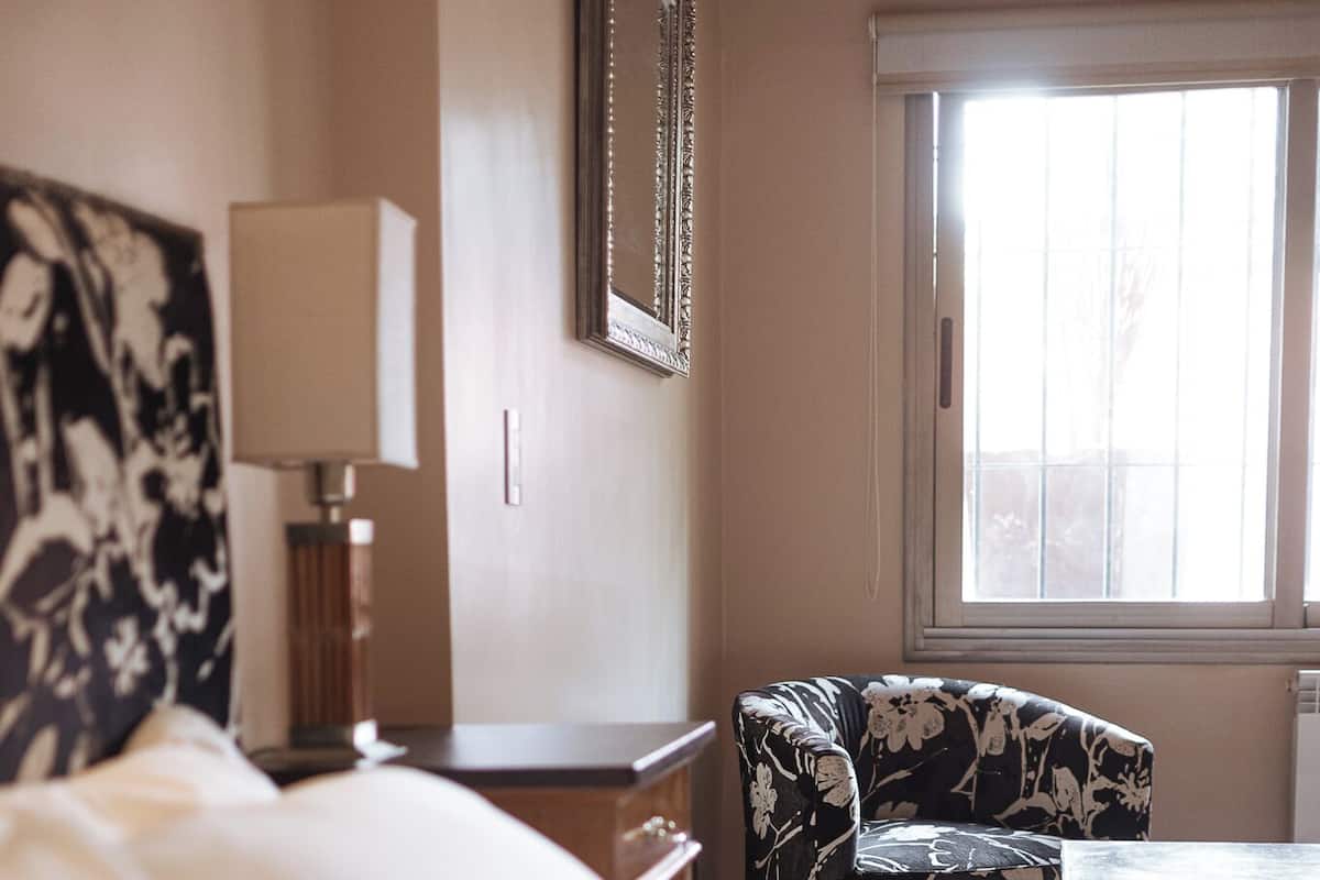 Ropa de cama de alta calidad y minibar