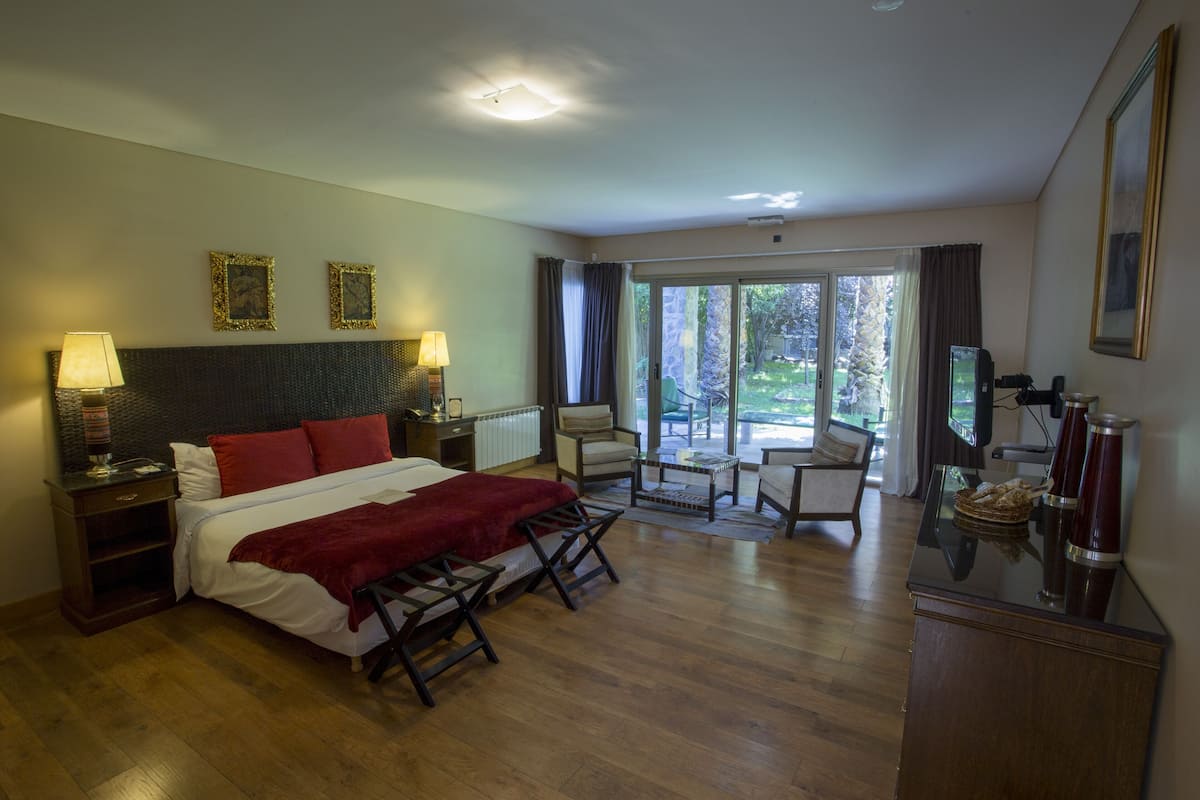 Suite estudio Deluxe | Ropa de cama de alta calidad, minibar, caja fuerte