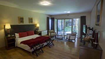 Suíte estúdio luxo | Roupas de cama premium, frigobar, cofres nos quartos