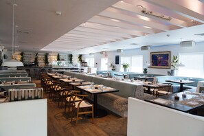 Continentaal ontbijt inbegrepen