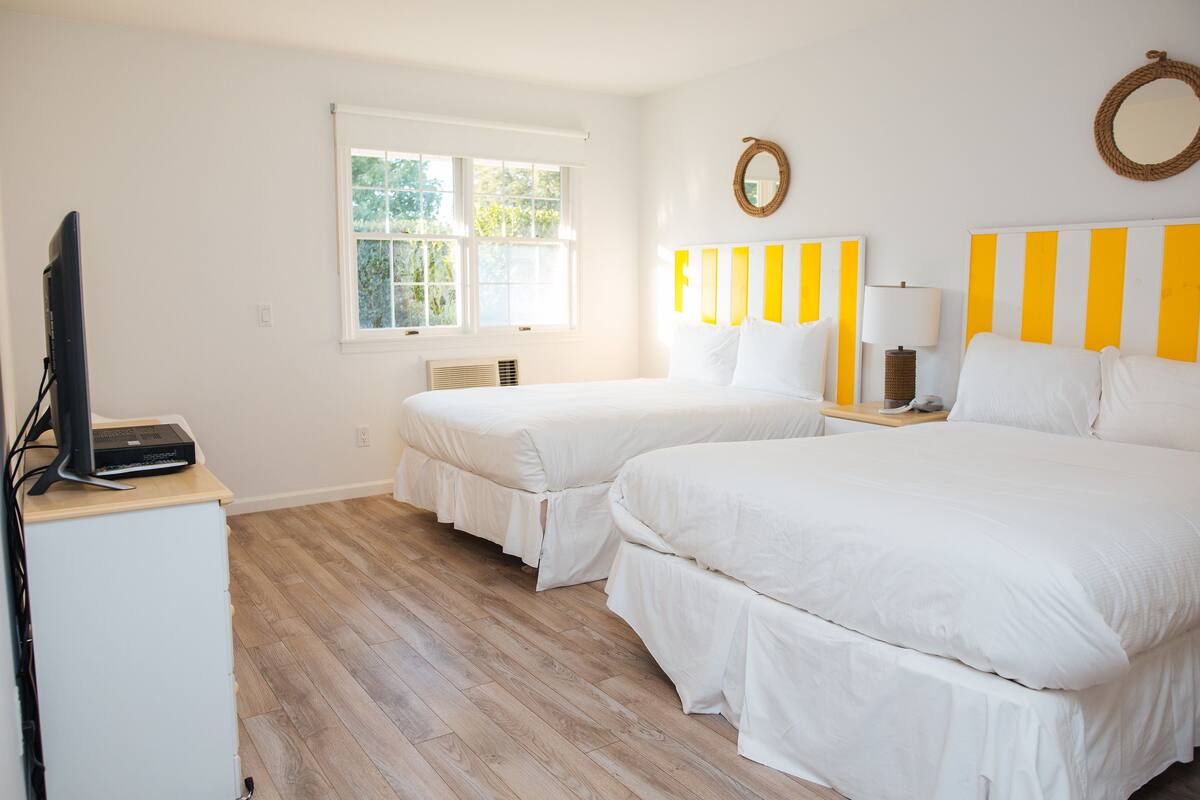 Suite Double | Minibar, desk, free WiFi, bed sheets