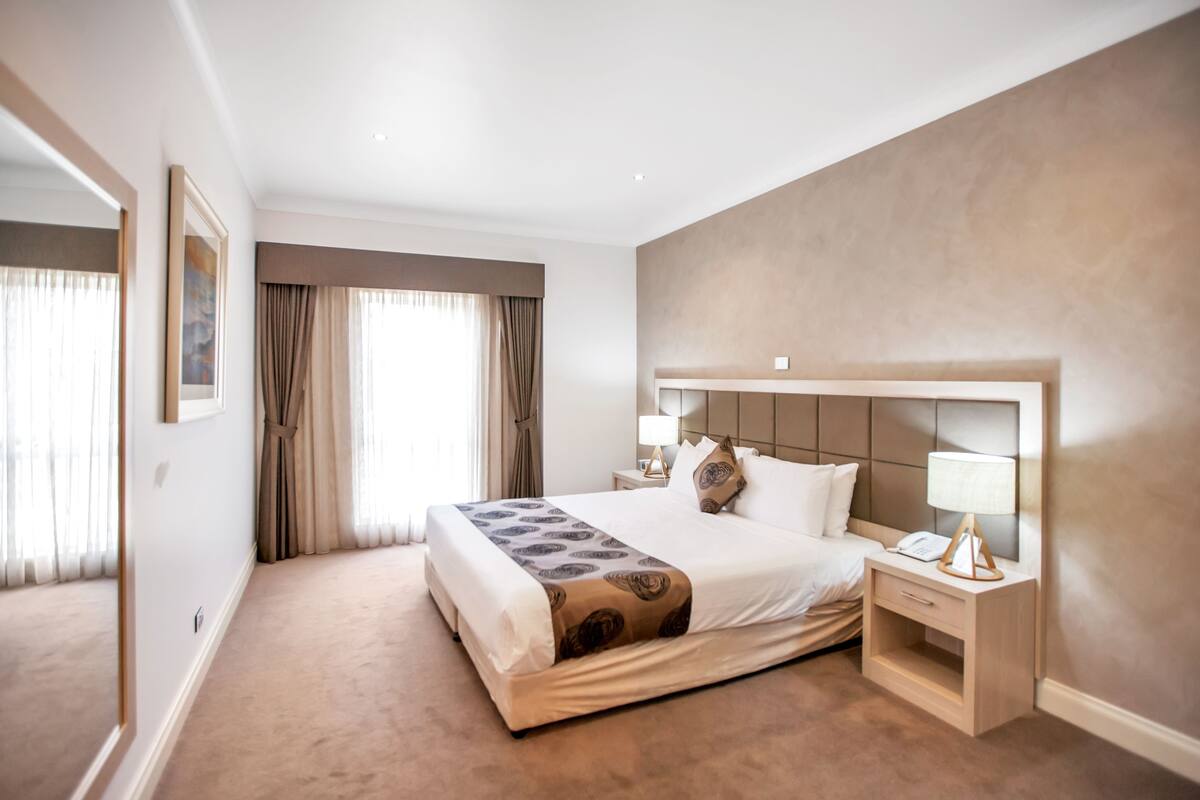 One Bedroom Apartment  | Minibar, desk, laptop workspace, soundproofing