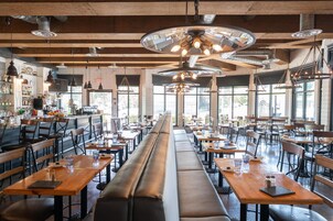 Breakfast, lunch and dinner served