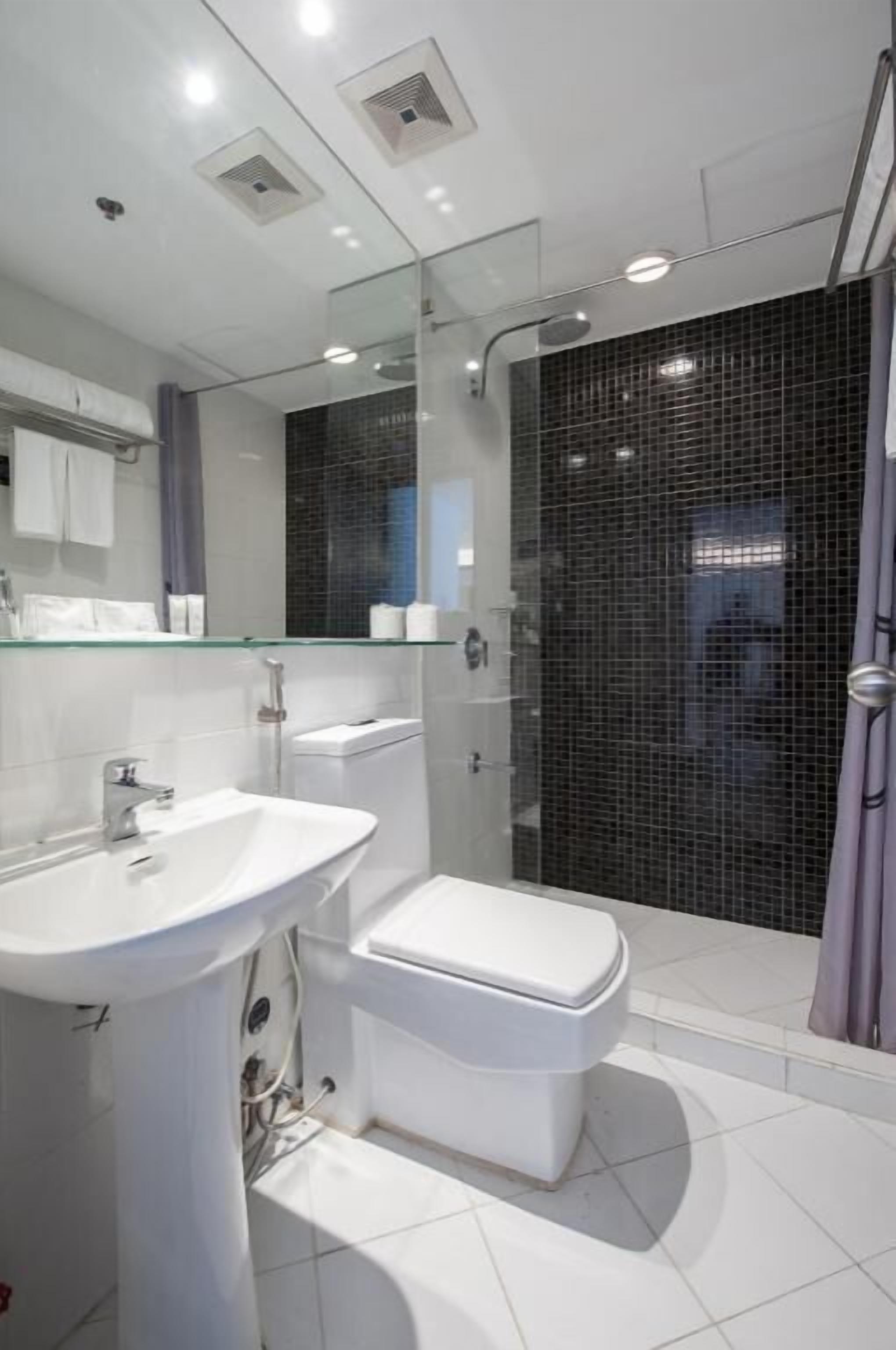 Bathroom | Shower, rainfall showerhead, free toiletries, hair dryer