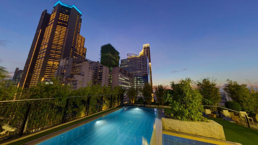 Y2 Residence Hotel