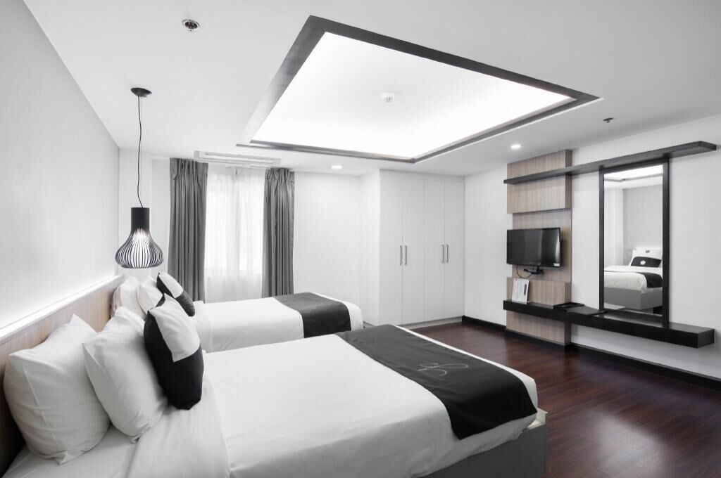 Minibar, Zimmersafe, individuell dekoriert, Verdunkelungsvorhänge