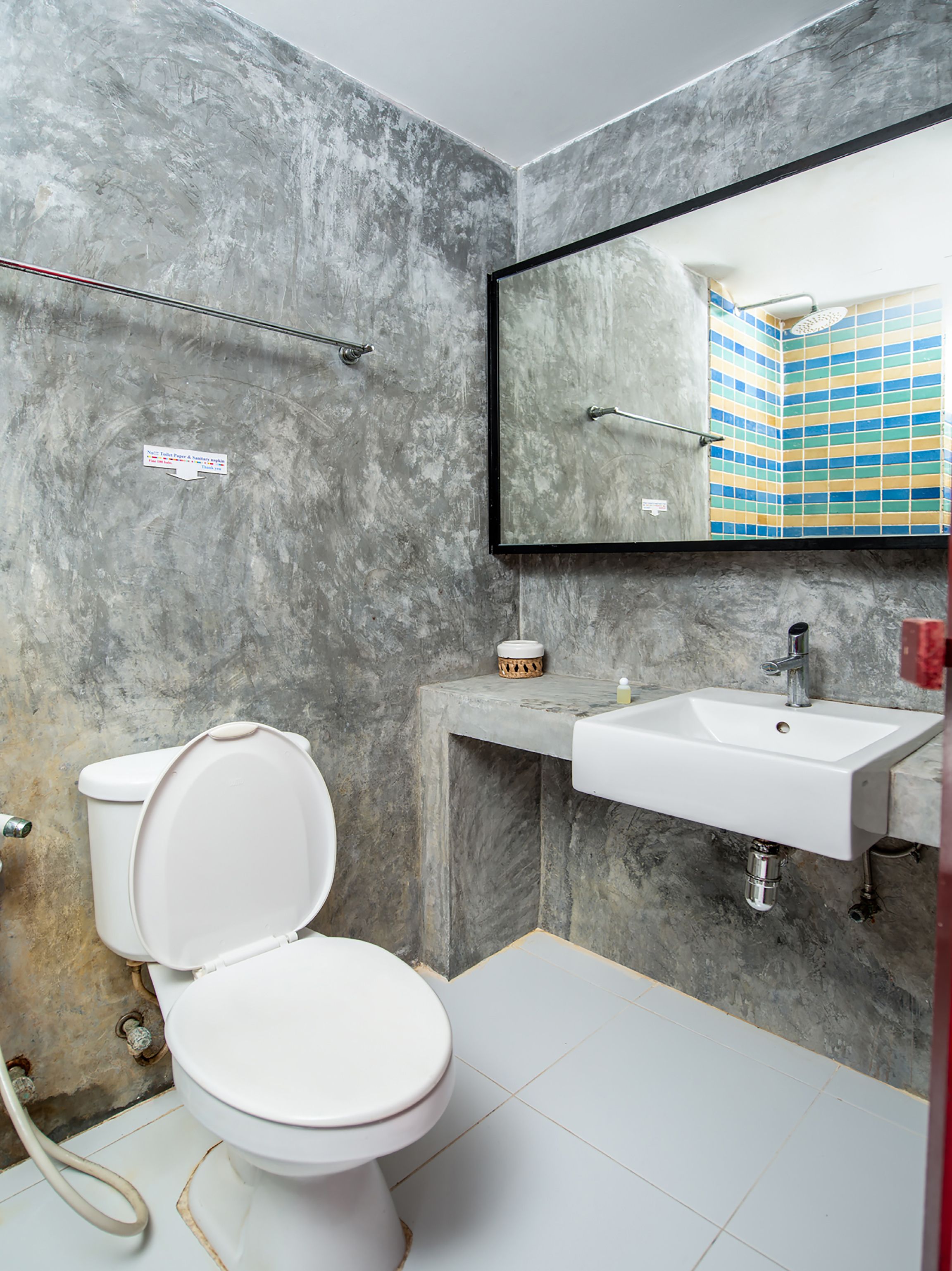 Photo - OYO 292 The Oddy Hip Hotel