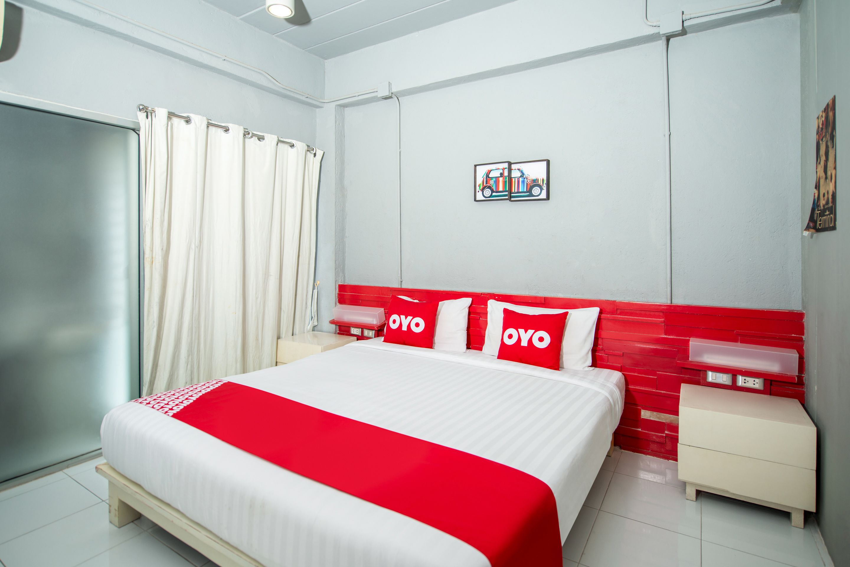 Photo - OYO 292 The Oddy Hip Hotel