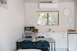 Disability Room | Private kitchen | Fridge, microwave, electric kettle, toaster - Amber Court Motel Nelson (Nelson)