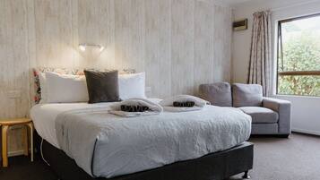 Habitación | Decoración personalizada, muebles diferentes y escritorio
