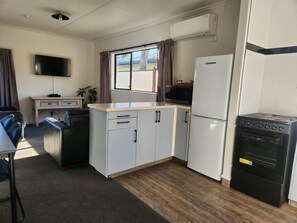 Cottage, 2 kamar tidur | Dapur pribadi | Lemari es, microwave, ketel listrik, dan pemanggang roti