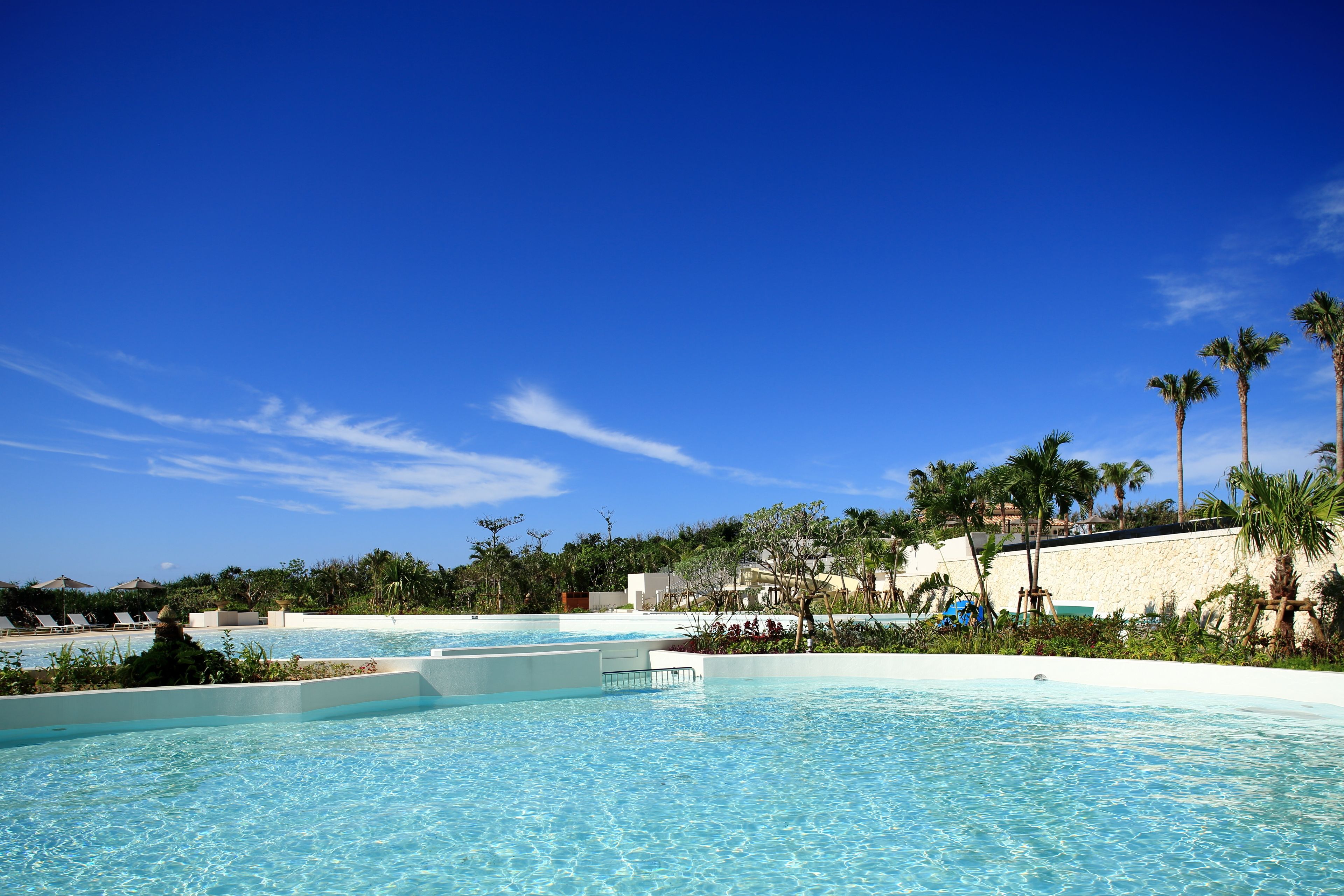 indoor pool, 4 outdoor pools, pool cabanas (surcharge), pool loungers