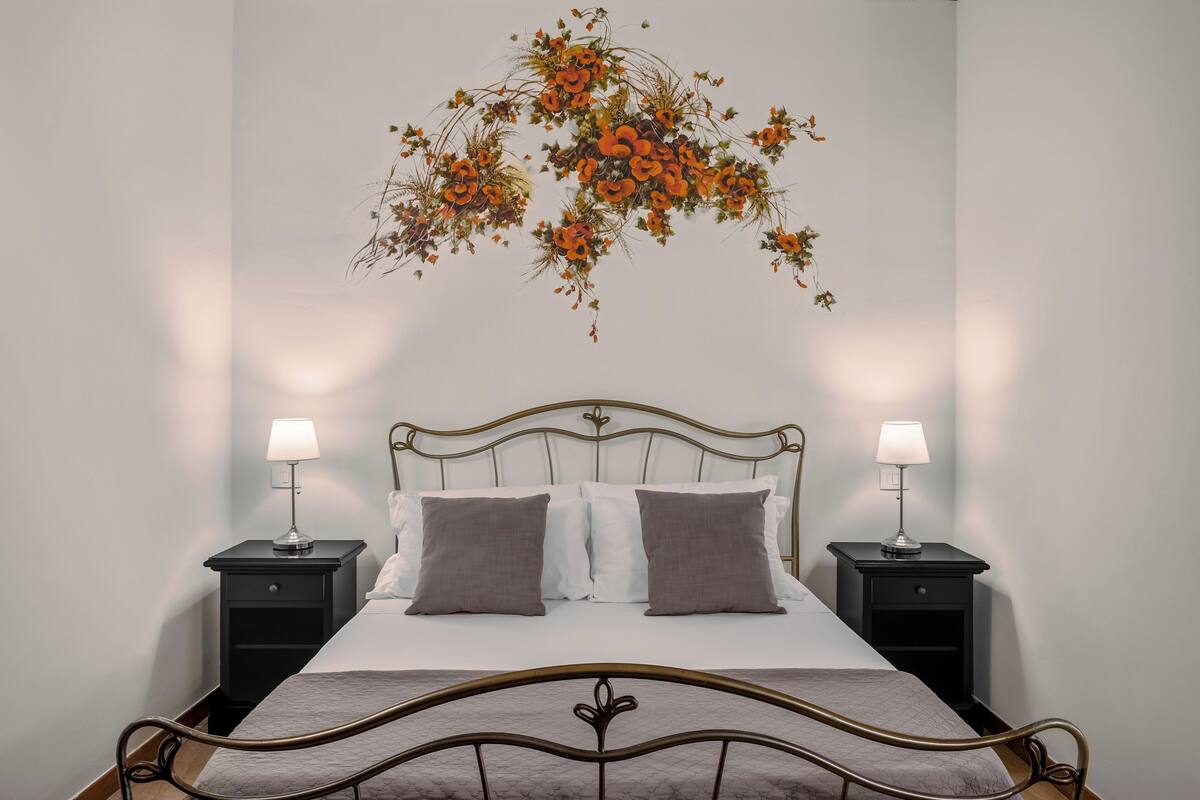 1 bedroom, blackout curtains, free WiFi, bed sheets