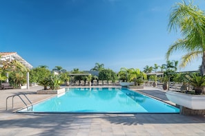 2 outdoor pools, open 10:00 AM to 8:00 PM, pool umbrellas, pool loungers - Agriturismo Terra dei Limoni (Noto)