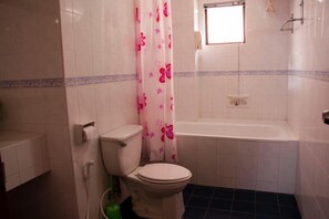 Appartement Familial, 3 chambres | Salle de bain
