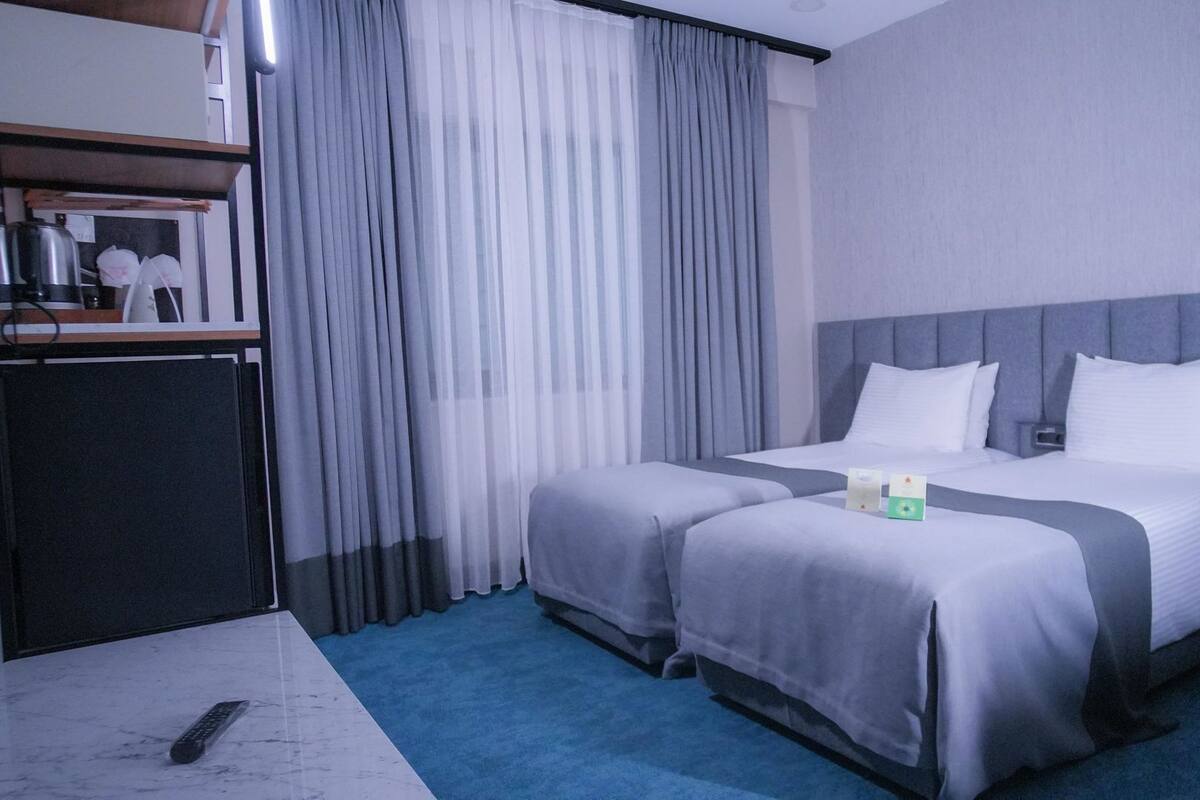 Frette Italian sheets, premium bedding, minibar, in-room safe
