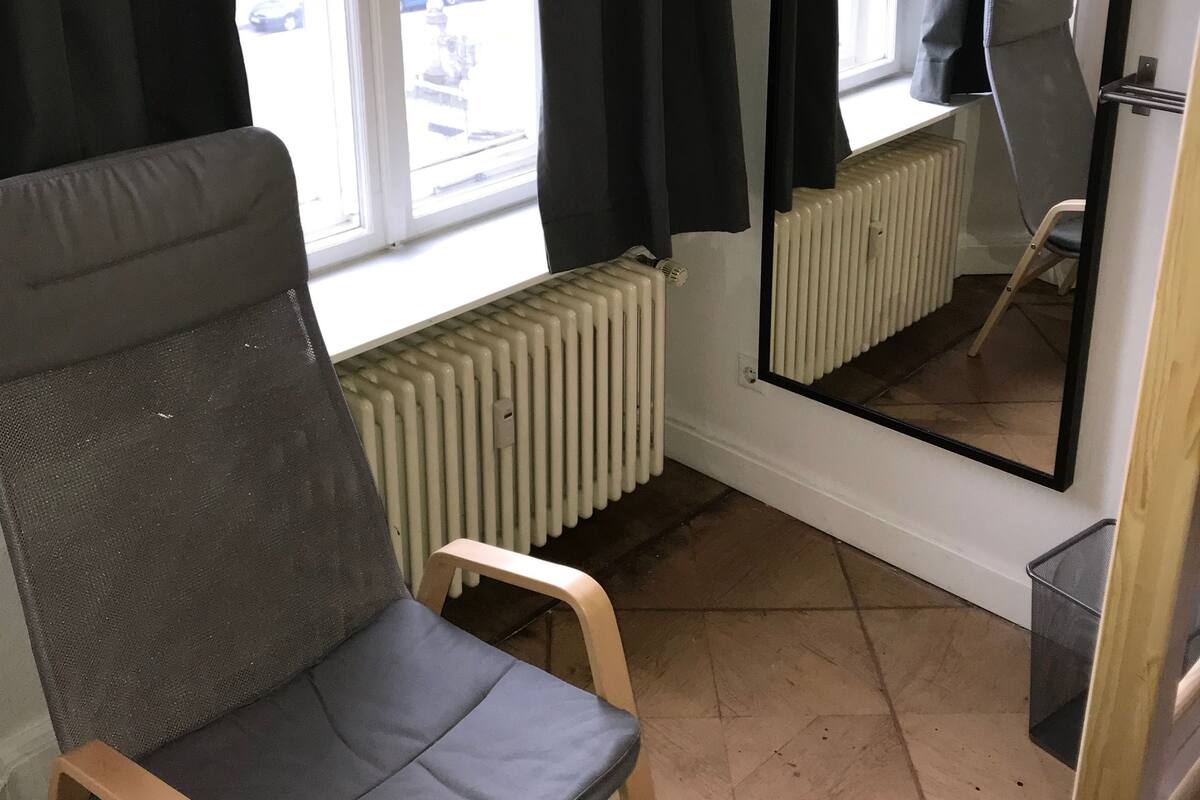 Desk, blackout curtains, free WiFi, individually furnished