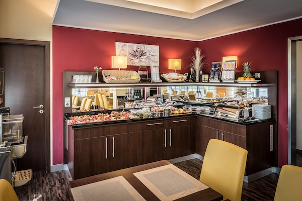 Daily buffet breakfast (EUR 16 per person)
