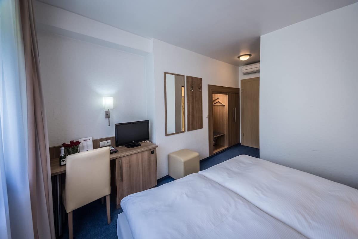 In-room safe, desk, laptop workspace, soundproofing