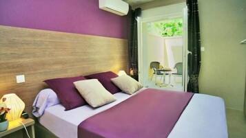 Premium bedding, desk, blackout drapes, soundproofing